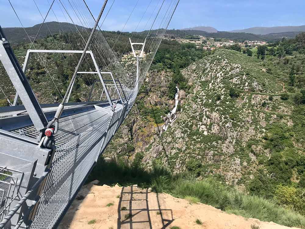 View of Ponte 516 over the gorge from Canelas side